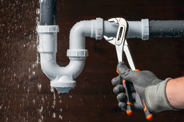 Professional Gas Line Repair technician working in Linden, IN